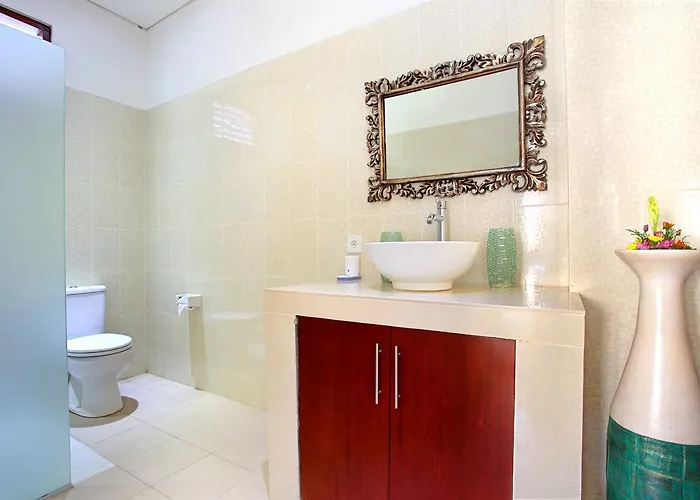 Legian Beach Villas Отель 3*