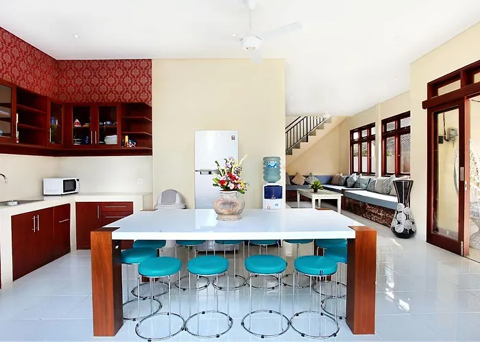 Отель Legian Beach Villas