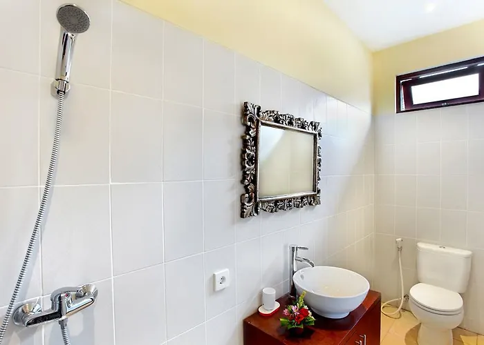 Legian Beach Villas Отель 3*