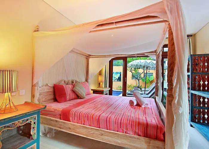 Отель Legian Beach Villas 3*