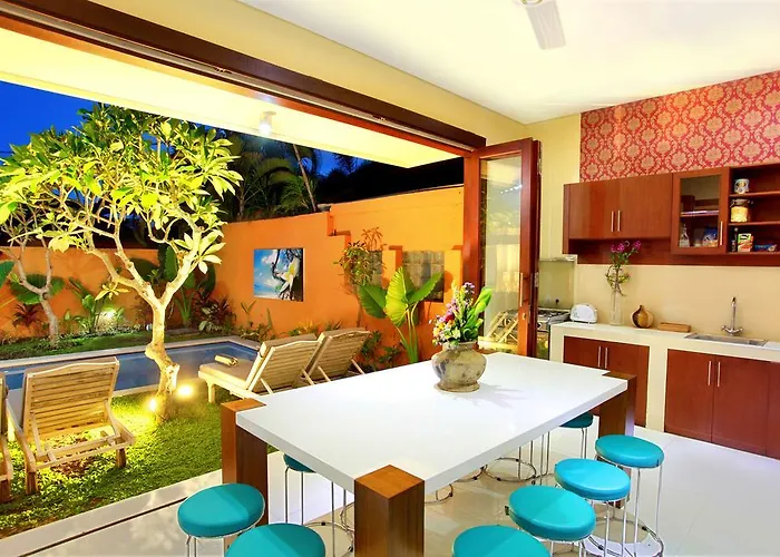 Отель Legian Beach Villas Легиан