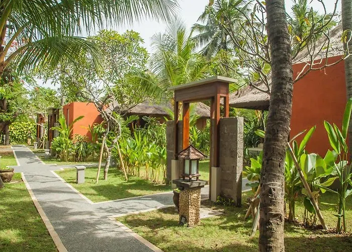 Отель Legian Beach Villas 3*