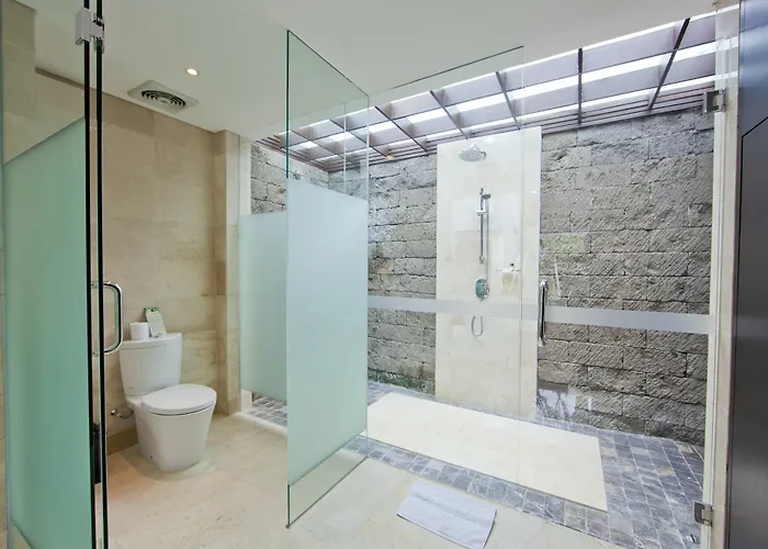 Legian Beach Villas