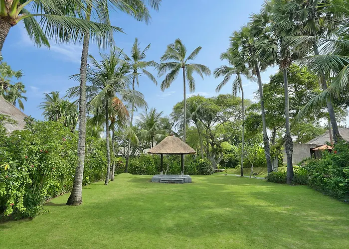 Legian Beach Villas Отель 3*