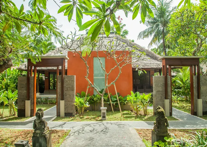 Отель Legian Beach Villas Легиан