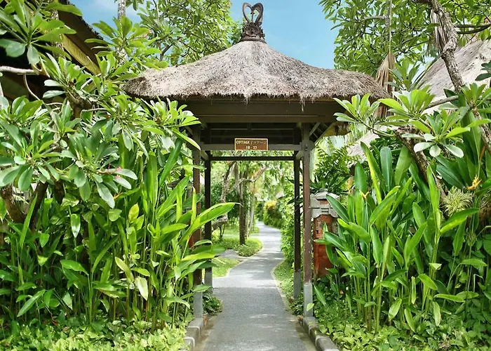 Отель Legian Beach Villas Легиан