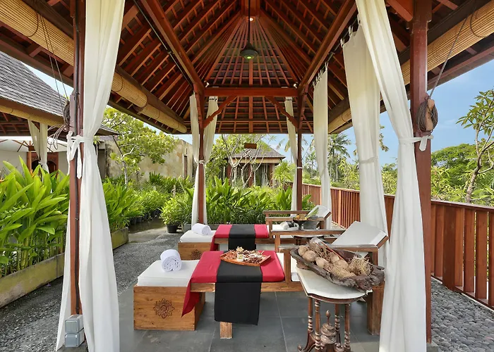 Отель Legian Beach Villas 3*