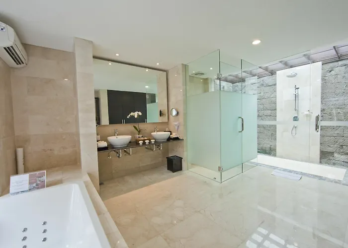 Legian Beach Villas