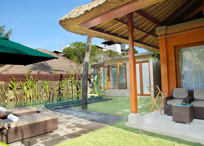 Отель Legian Beach Villas 3*