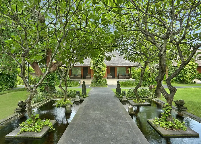 Legian Beach Villas Отель